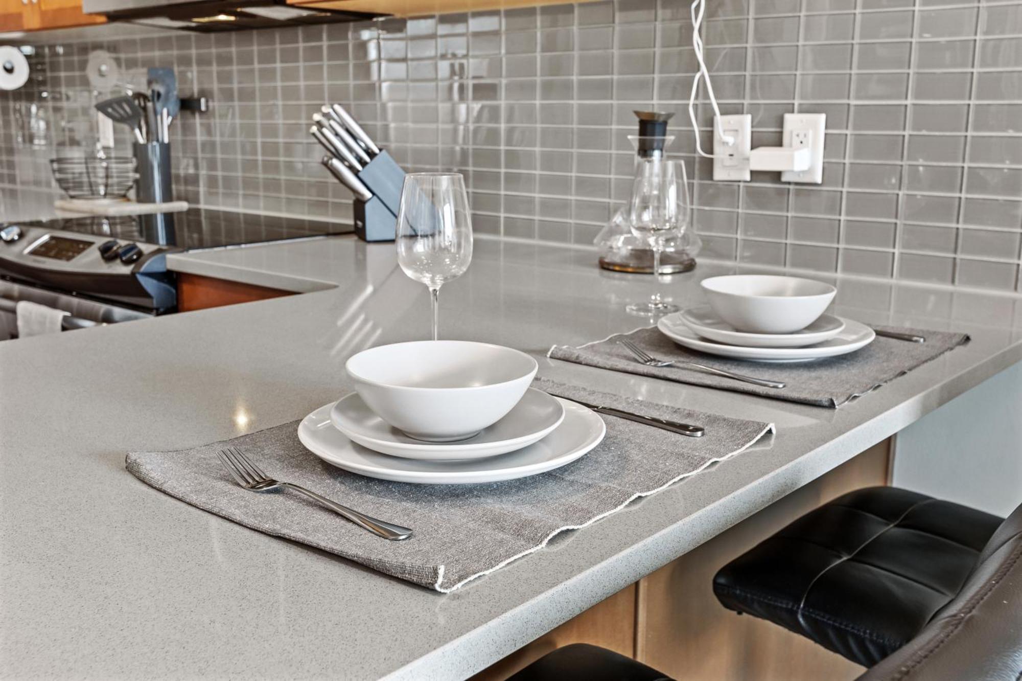 Heart Of Downtown Calgary Spacious Luxury Condo With Stunning Views And Premium Amenities Экстерьер фото